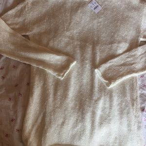 Bnwt jcrew factory sweater. Excellent condition.
